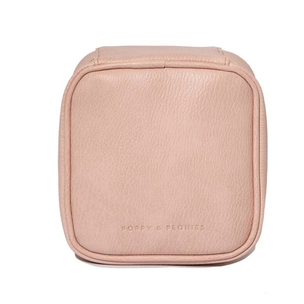 NWT Poppy & Peonies “The Teched Out Case” in Blush